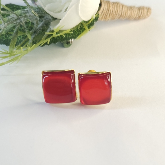 Vintage Gold Plated Red Lucite Moon Glow Screw Back Earrings - Picture 8 of 8